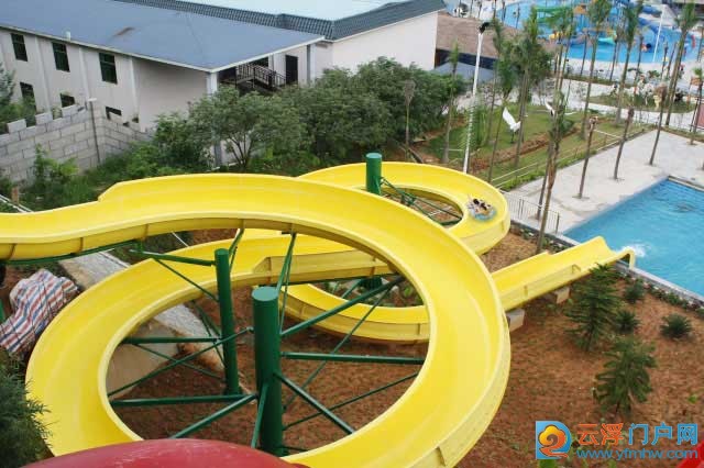 新兴太阳岛水上乐园 新兴太阳岛水上乐园