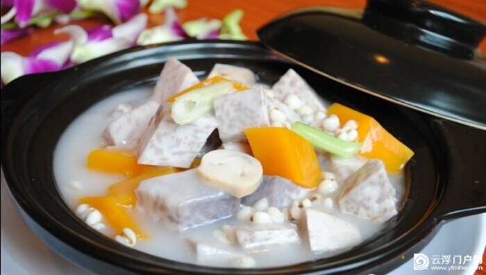 蟠龙山庄农家特色菜土味、绿味,让您回味无穷! 蟠龙山庄农家特色菜土味、绿味,让您回味无穷!