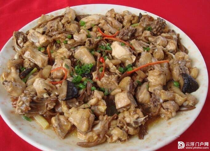 蟠龙山庄农家特色菜土味、绿味,让您回味无穷! 蟠龙山庄农家特色菜土味、绿味,让您回味无穷!