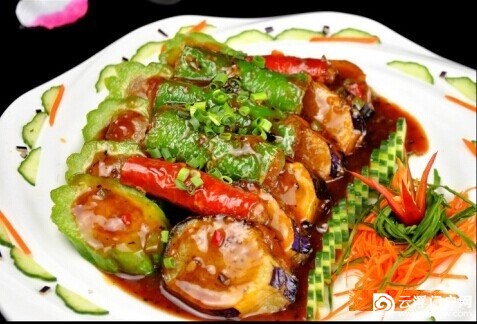 蟠龙山庄农家特色菜土味、绿味,让您回味无穷! 蟠龙山庄农家特色菜土味、绿味,让您回味无穷!